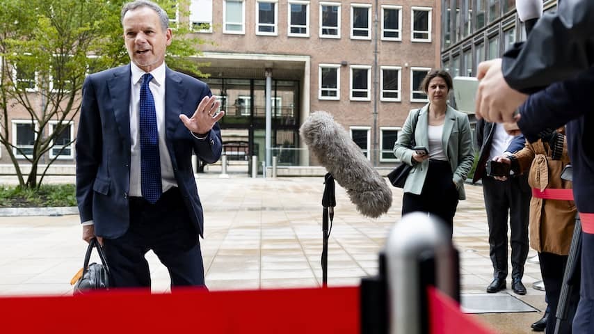 Foreign minister Veldkamp is approaching after collision with the cabinet about Israel policy