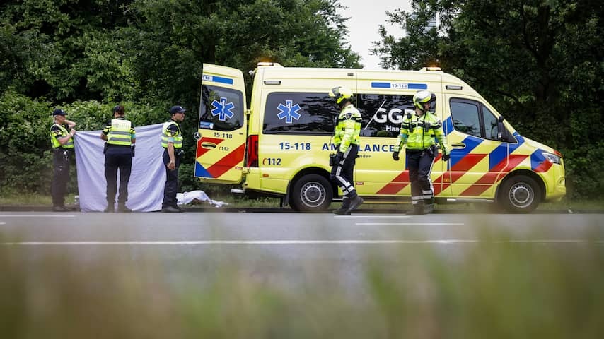 Man died in serious accident with several vehicles in Overijssel