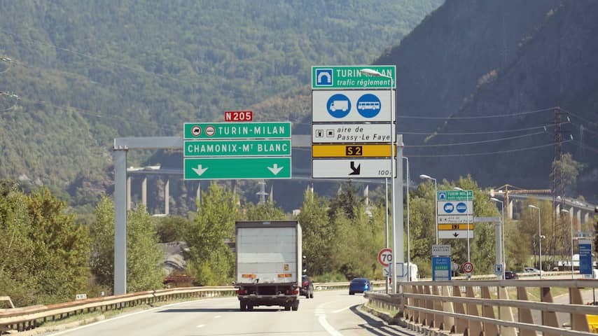 Largest crowds on holiday roads, 1,237 kilometers of traffic jam at highlight