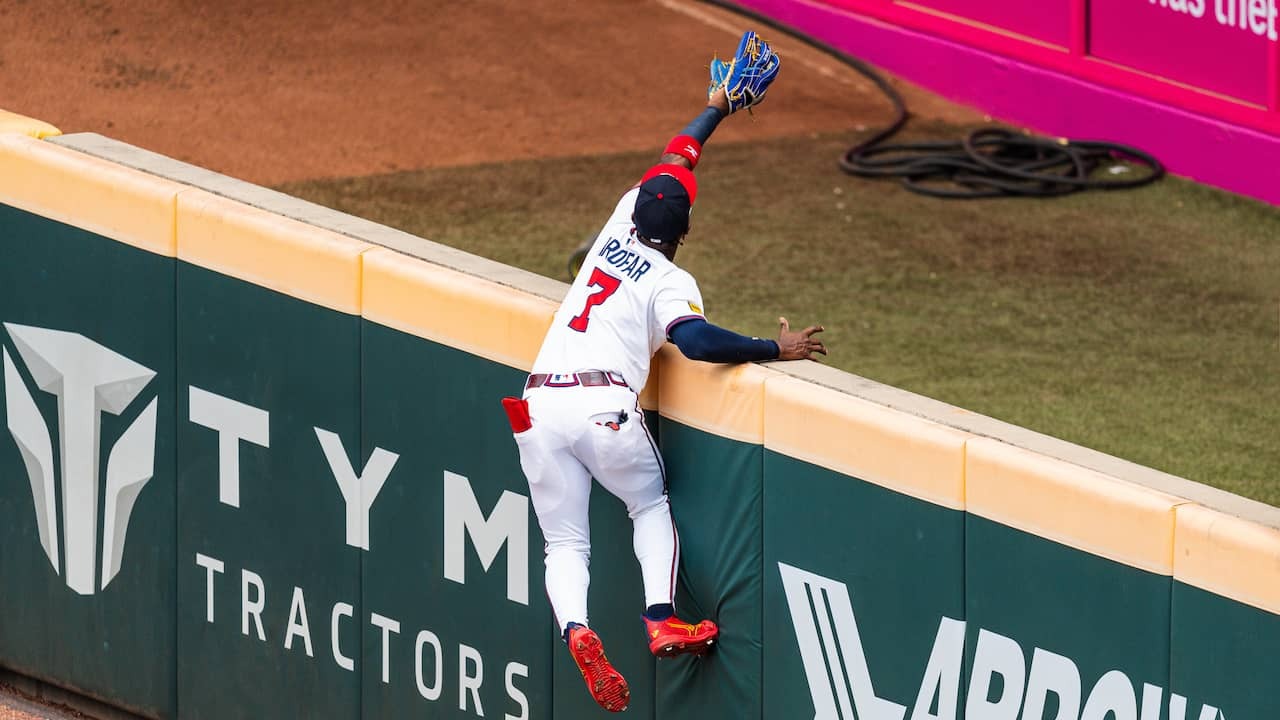 Image from Video: Dutchman Profar Prevents Home Run in MLB with Sensational Catch