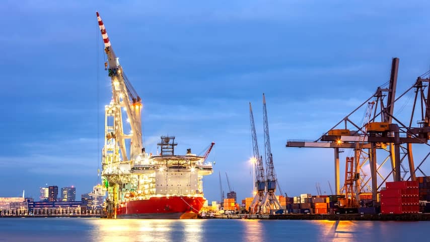 Dutch seaports get a little less to stow