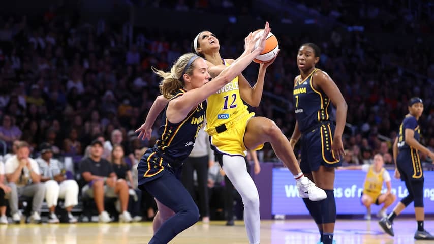 Again sex toy thrown on field at Duel in American women's basketball