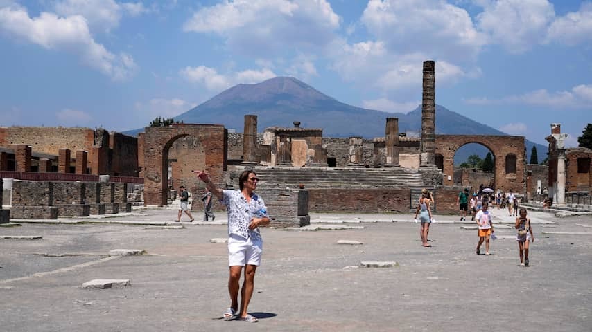 Pompeii remained inhabited after devastating volcanic eruption: 'No city but favela'