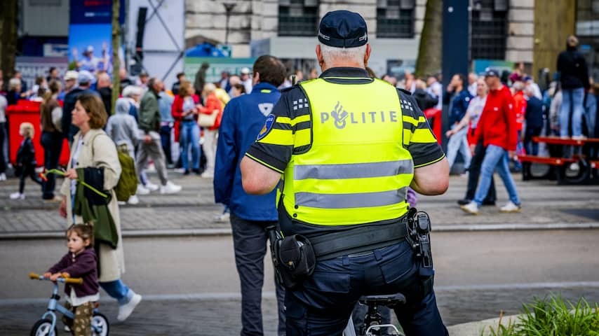 Police Rotterdam is looking for scooter rider after another attacked woman in the same neighborhood