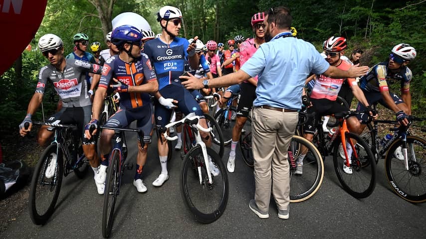 Third stage Tour of Poland interrupted after falling, leader Lapeira drops out