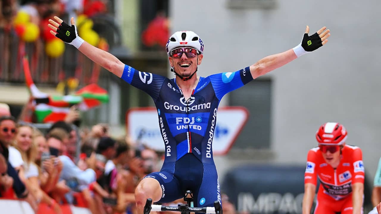 Image from Video: Brutal Gaudu surprises top favorite Pedersen in beautiful sprint Heuvelop