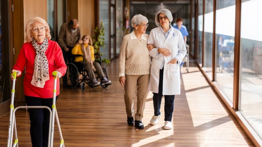 Number of Dutch people who receive AOW increased by 1.9 percent to 3.7 million