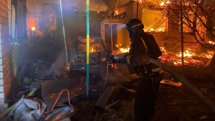 Ukraine reports killing again in large attacks, US threatens with sanctions