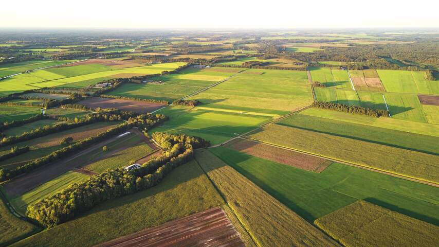 Hectares of agricultural land costs more than 90,000 euros for the first time