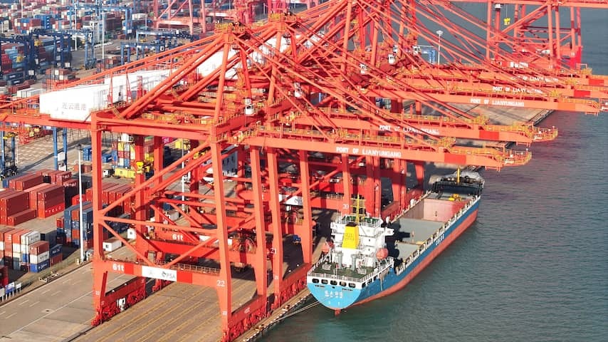 Chinese exports to Europe grew fast, while trade with US further collapses