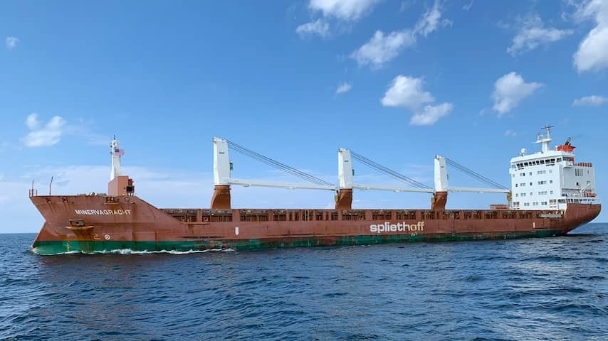 All crew members of attacked Dutch cargo ship evacuated