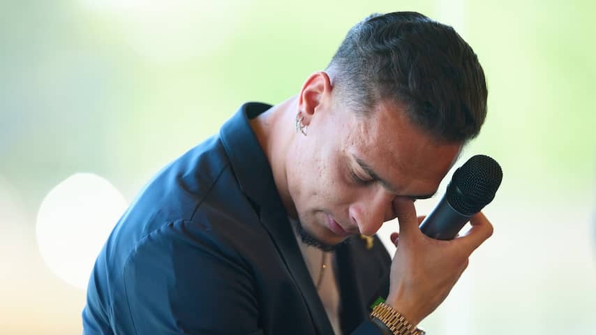 Antony in Tears at presentation: 'Only I know how difficult it was at United'