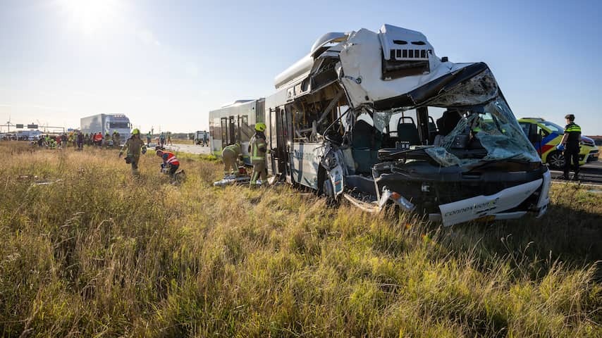 Four wounded to hospital after collision between bus and truck in Zeeland