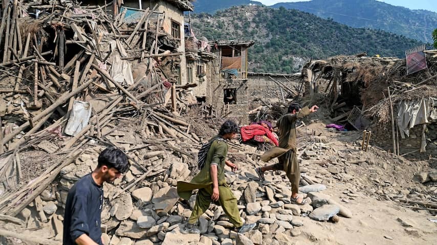 Killed toll heavy earthquake Afghanistan increases to more than eleven hundred