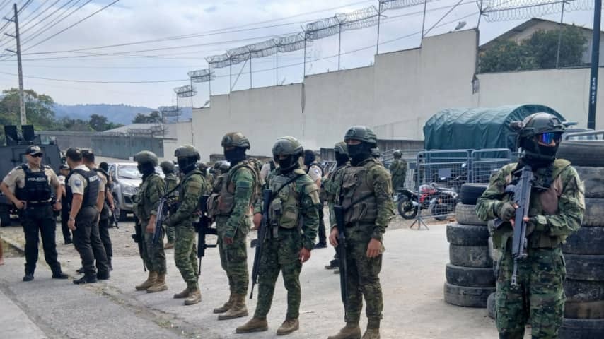 17 dead in fighting rival drug gangs in Ecuadoran prison