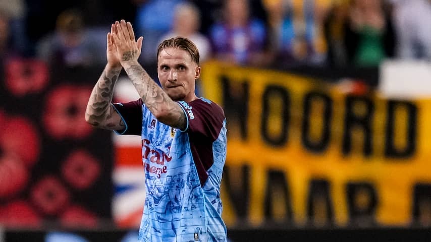Büttner plays 'Chippenvelduel' Vitesse with painkillers: 'Wilded it anyway'
