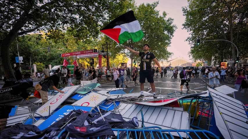 UCI rejects protests Vuelta and lives attitude 'proud' Spanish Prime Minister