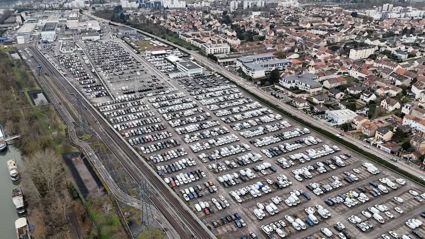 Owner Fiat and Alfa Romeo temporarily closes factories due to falling sales