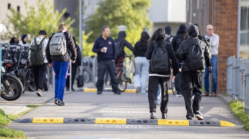 Schools Heemskerk and Beverwijk open again, start conversation about unrest