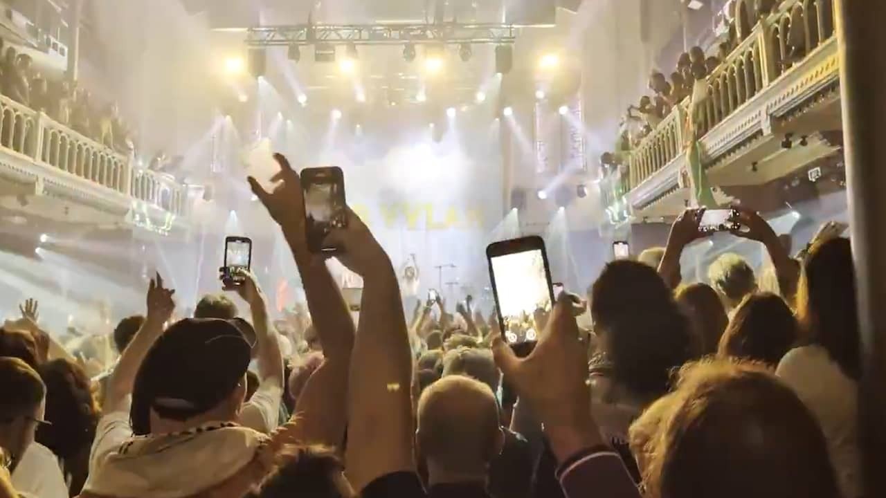 Image from Video: Punkgroep shouts 'Death to IDF' during concert in Paradiso