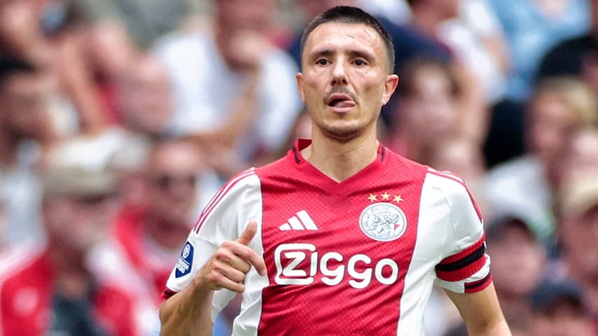 Ajax misses injured Berghuis in Champions League squatter against Inter