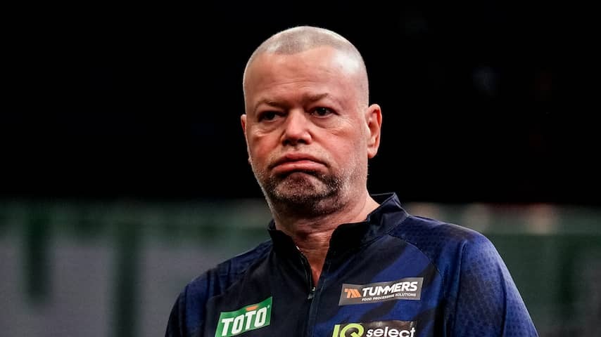 Raymond van Barneveld hard out at European Tour tournament in Prague