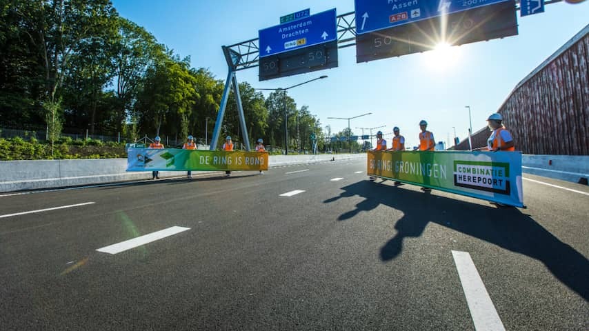 The province of Groningen places extra striking signs in 'Mario Kart-Bend'