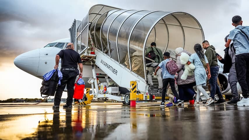 Syrians return with first government flight: 'Is going to happen more often'