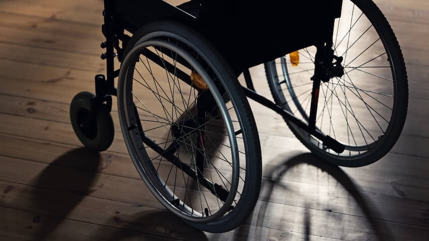 Woman (95) suspected of murder with wheelchair part in care home vs