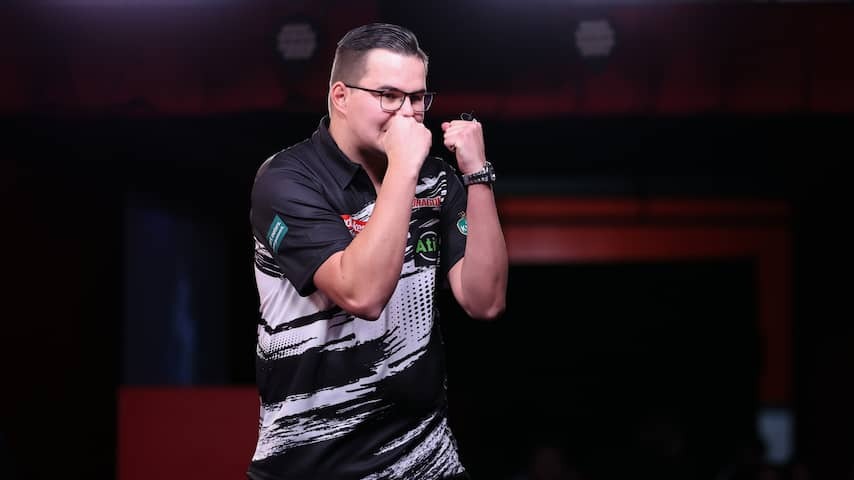 Gian van Veen wins for the third time in a row from world champion Luke Littler