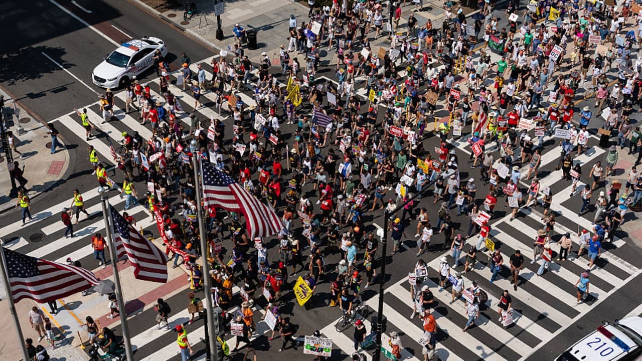 Image from Video: Thousands of Protesters in Washington Demand The Departure of the National Guard