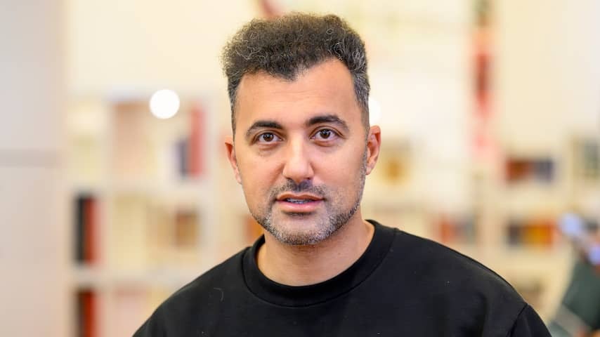 Özcan Akyol has peace with stopping stars on the canvas
