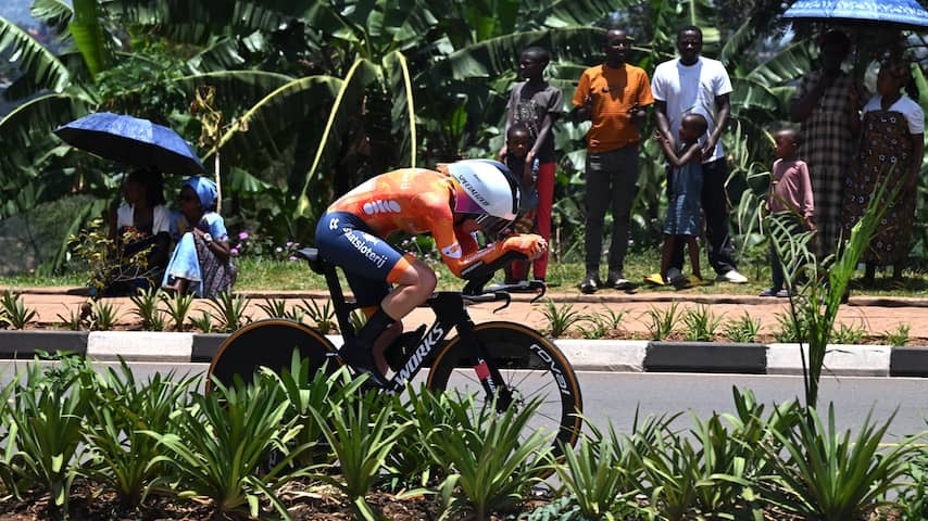 Van der Breggen and Volfering on stage at World Time Trial World Cup, Reusser takes gold