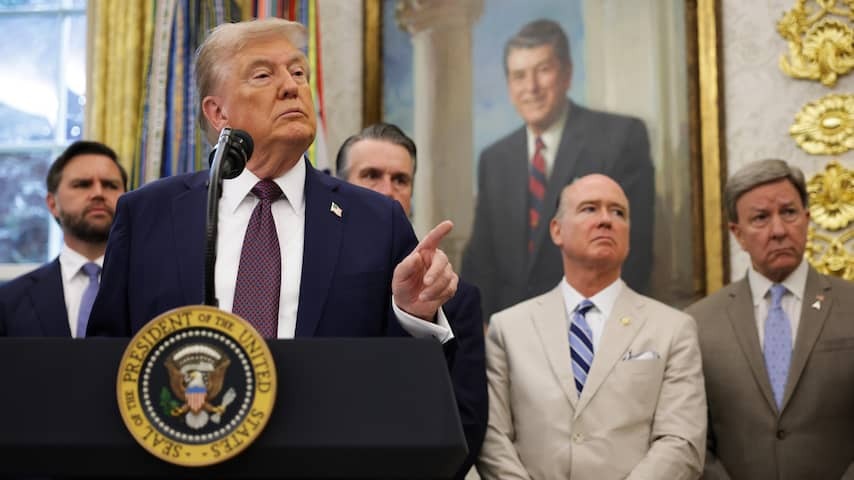 Trump disappointed in Putin, Zelensky sees Russia rebuilding troops again