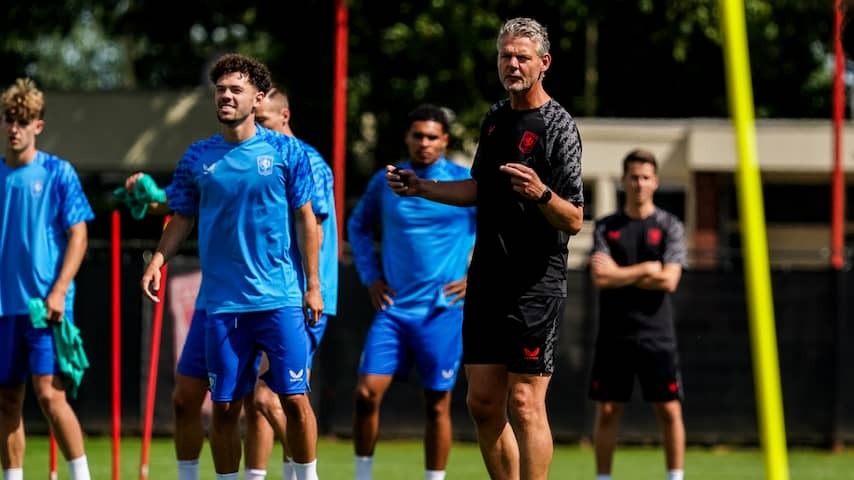 After discharge coach Oosting, FC Twente also says goodbye to assistant Uneken