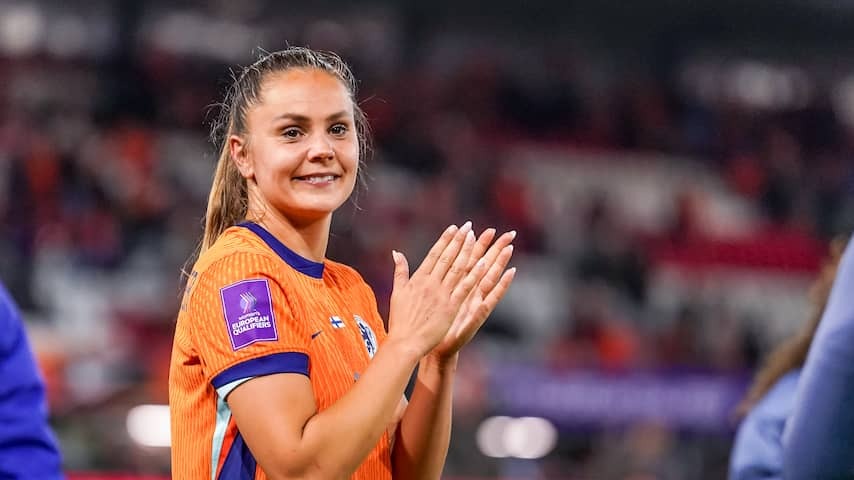 Orange icon Lieke Martens (32) puts a definitive point behind football career