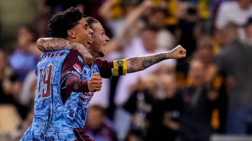 Vitesse wins for rare many fans first home game since return