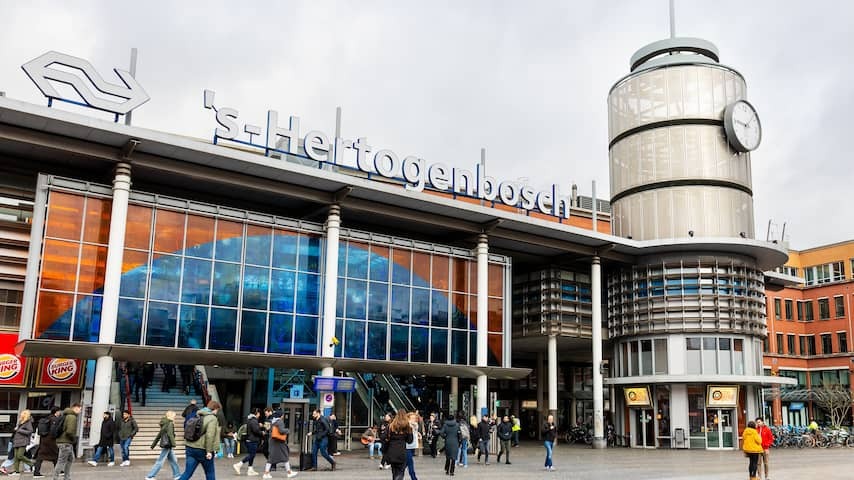 No trains all night between Den Bosch and Tilburg through Boom on the track