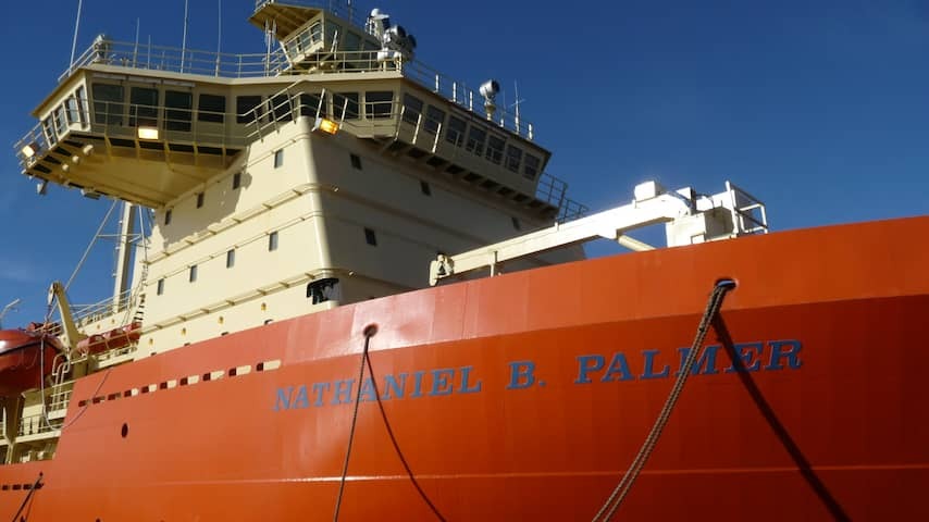 Trumps cuts reach Antarctica: important research ship for anchor