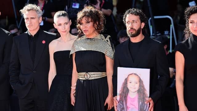 Exceptionally long standing ovation of 23 minutes for Palestinian film