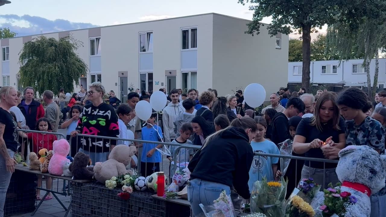 Image from Video: Flowers and Cuddly Toys After Deadly House Fire in Roermond