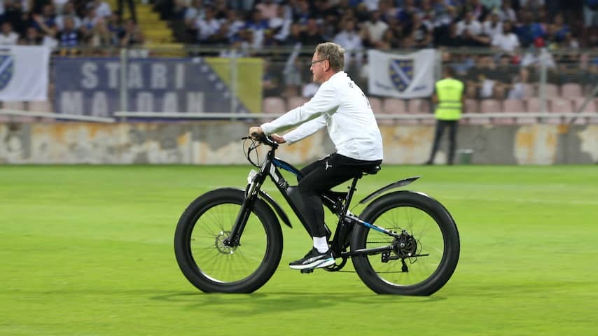 Austrian national coach crosses with e-bike field: 'Walking was too far for me'