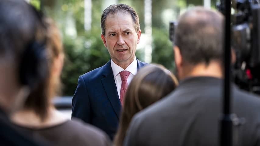 Board NSC threatens with departure, but the party is 'just' participating in elections