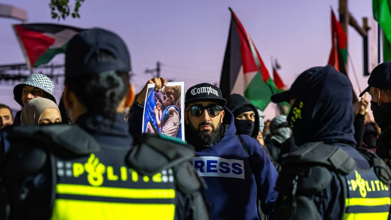 Image from Video: Me Intervenes in Pro-Palestinian Protest at European Baseball Championship