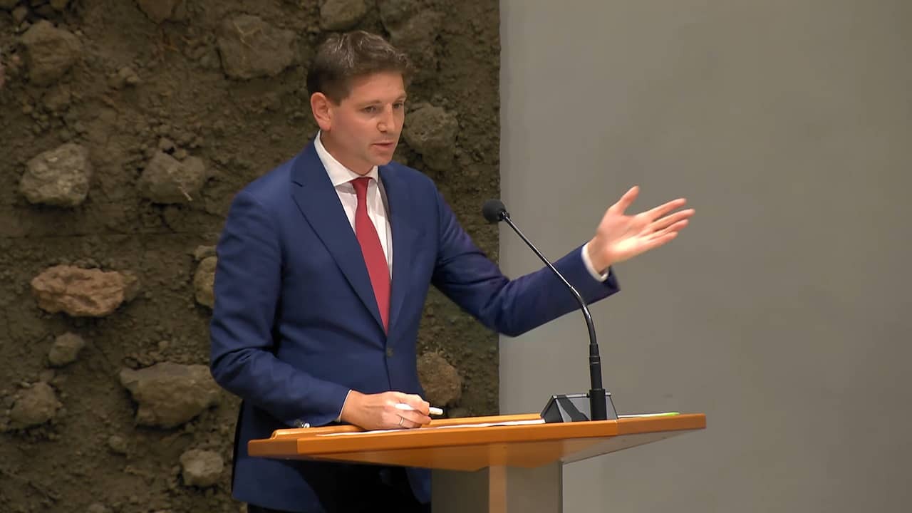 Image from video: D66 angry with minister after The Hague riots: 'I don't know what I hear'