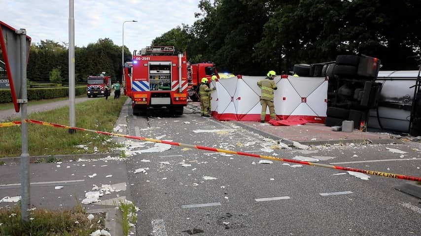 Man (19) died in accident with truck in Uddel, four injured