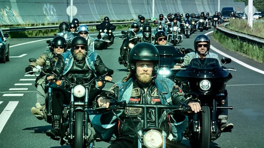 Gijs Naber leads motorcycle gang in Suga: Ride or who: 'had to look impressive'