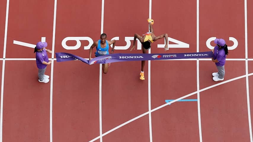 Sensation on Marathon at World Cup: Tanzanian Simbu wins with 0.03 seconds difference