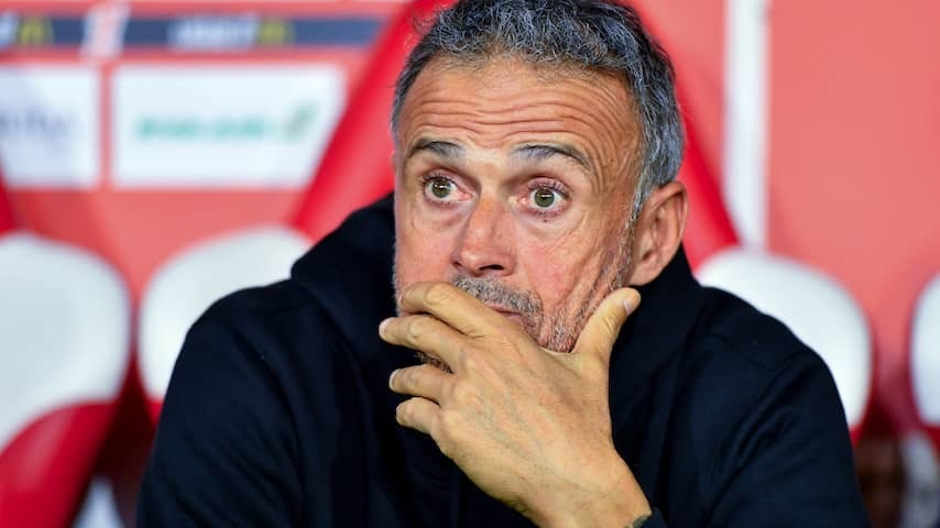 PSG trainer Luis Enrique is a collarbone fracture when bicycle falls