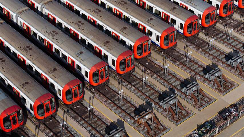 Metro network in London is almost completely flat due to strike staff